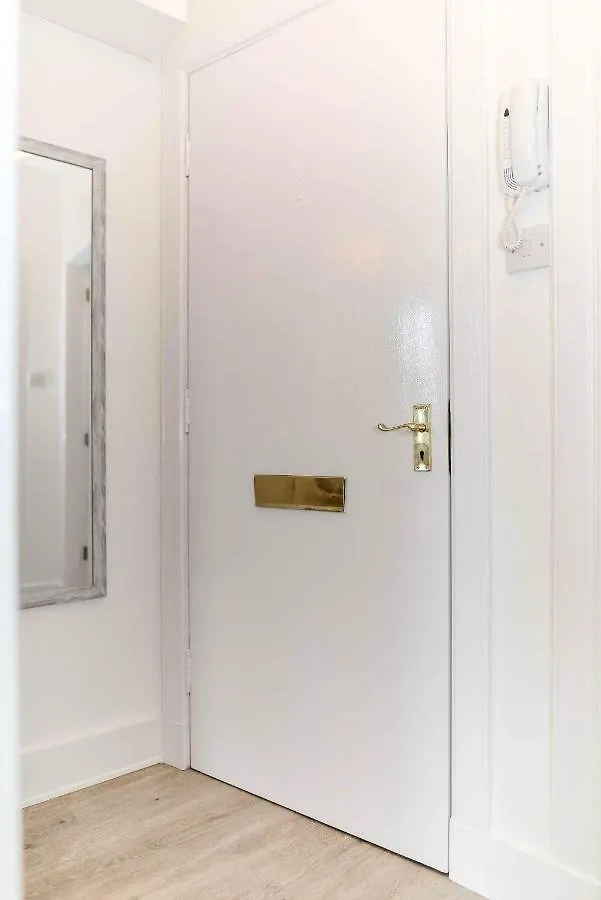 Stafford Modern Apartment Aberdeen